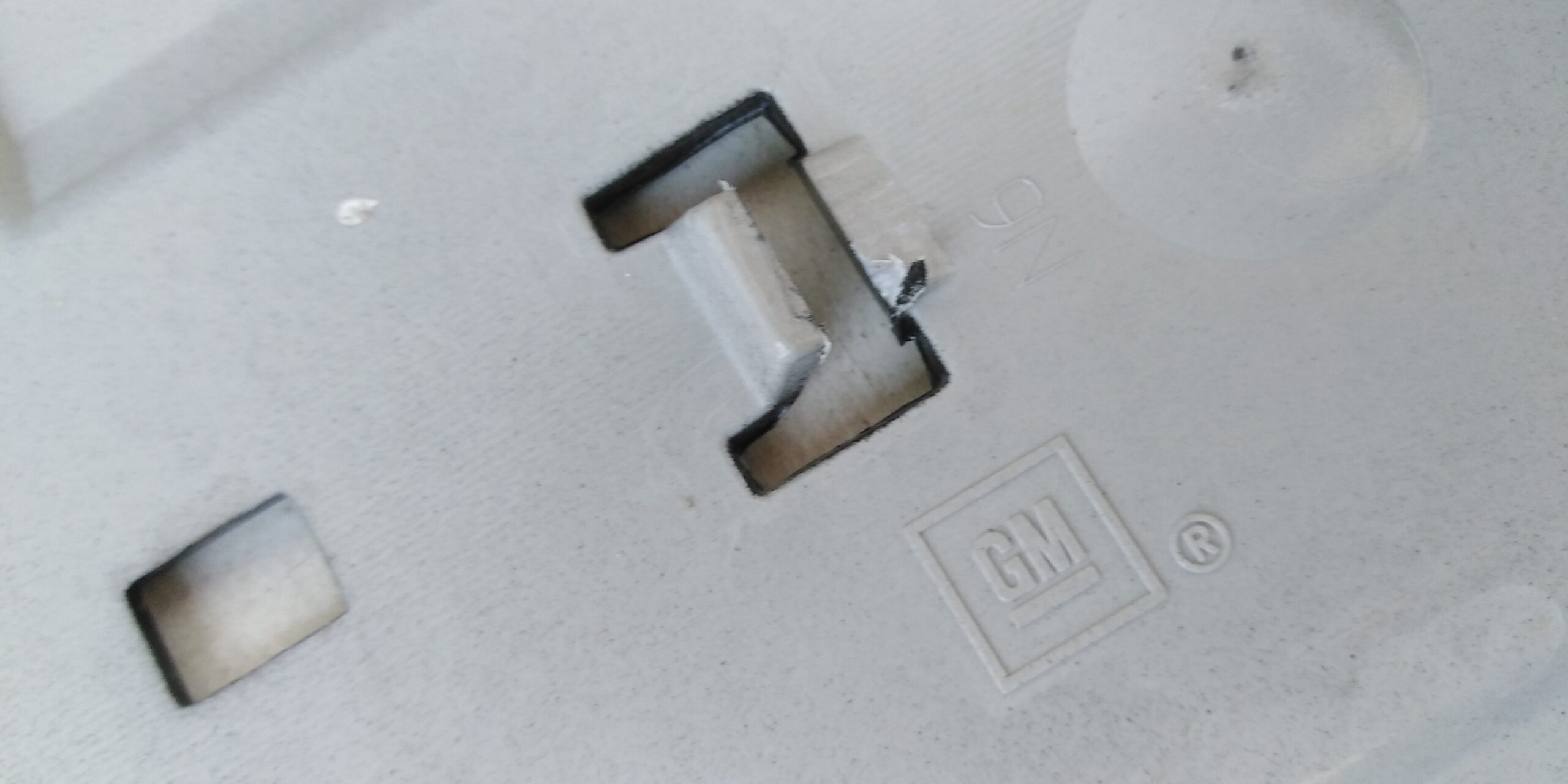 MOLDURA MASCARA CHEVROLET SILVERADO (20-21) - Imagen 2