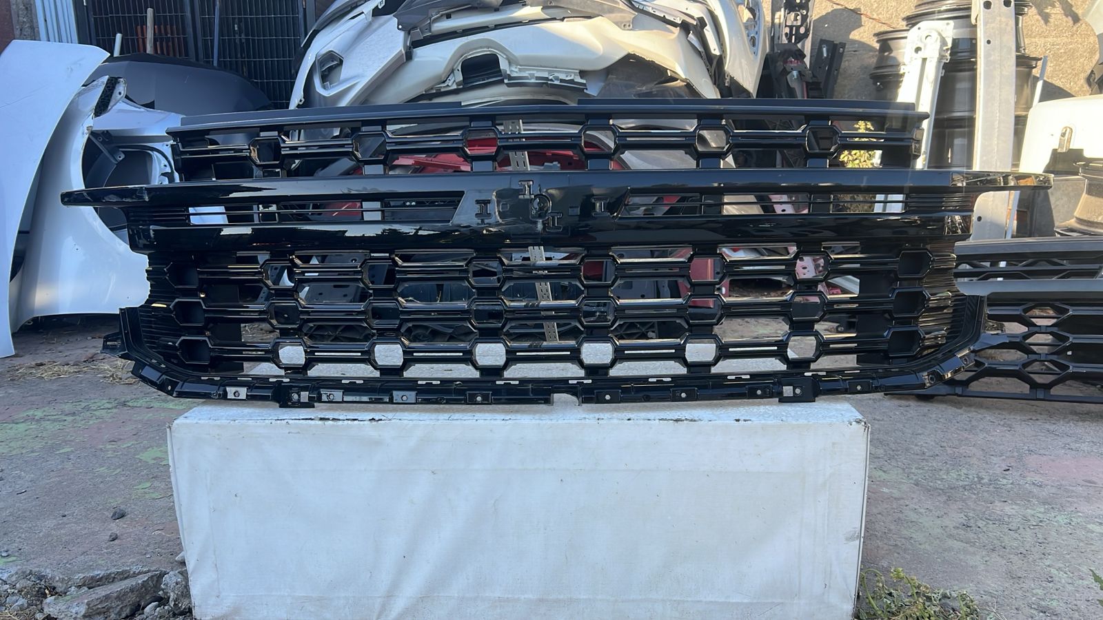 MASCARA CHEVROLET SILVERADO (23-24) - Imagen 3