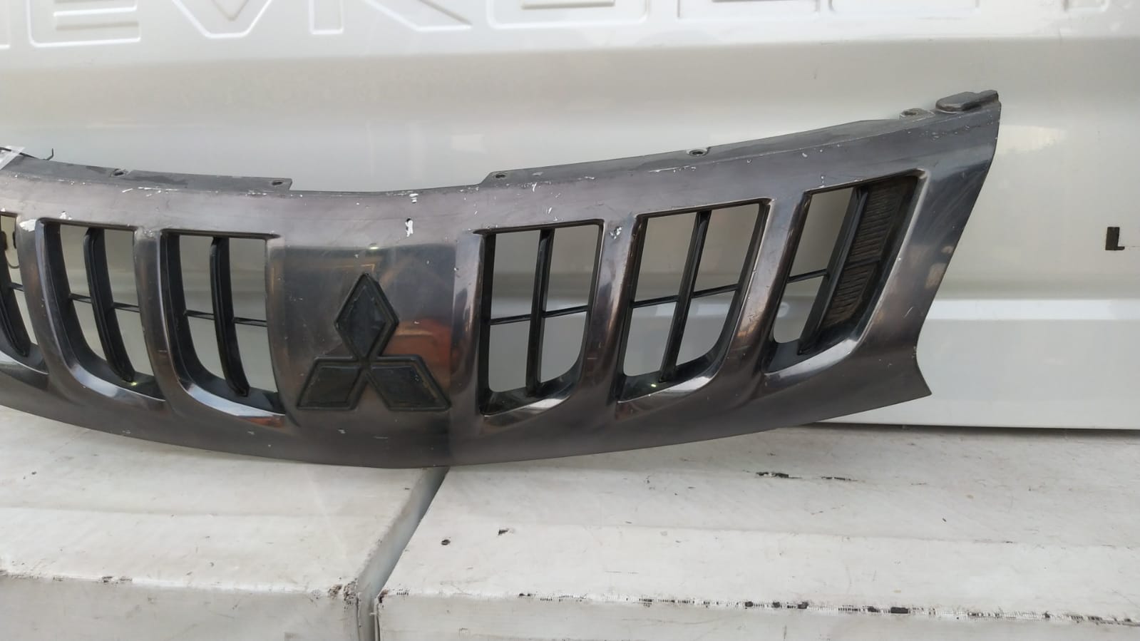 MASCARA MITSUBISHI L200 (15-19) - Imagen 3