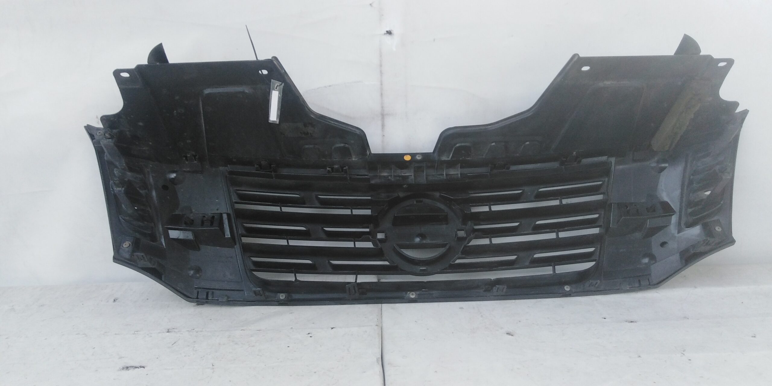 MASCARA NISSAN NP300 (18-21) - Imagen 2