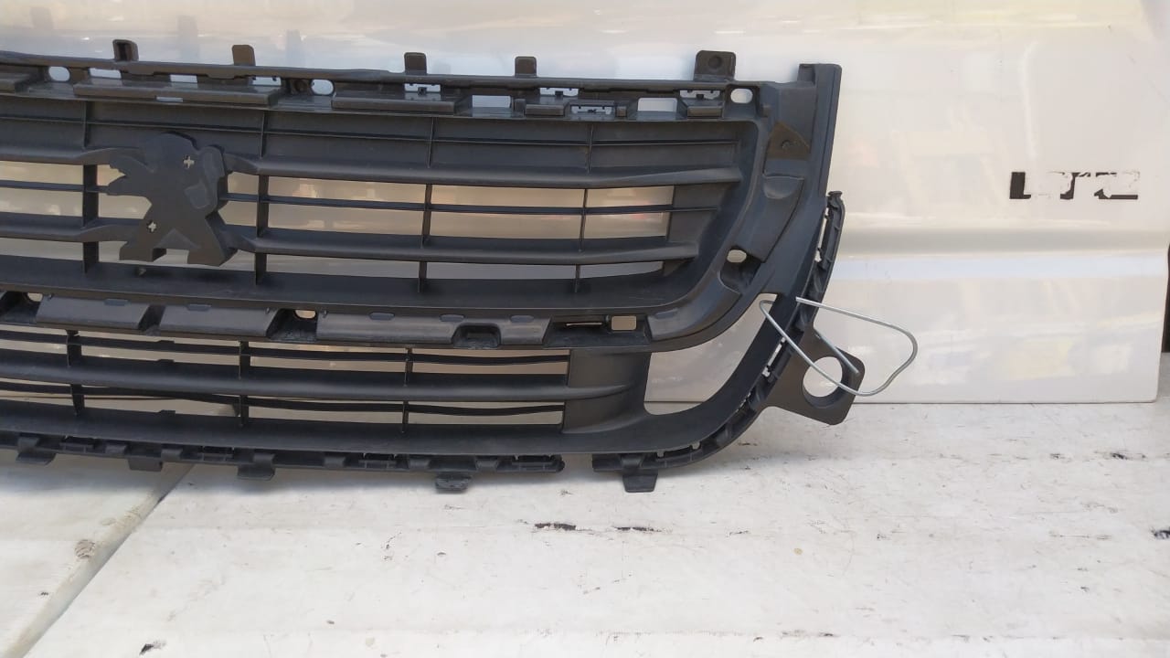 MASCARA PEUGEOT PARTNER (16-18) - Imagen 3