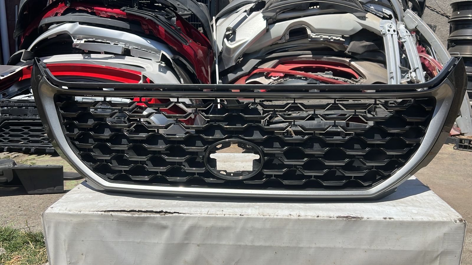 MASCARA TOYOTA COROLLA CROSS (22-23)