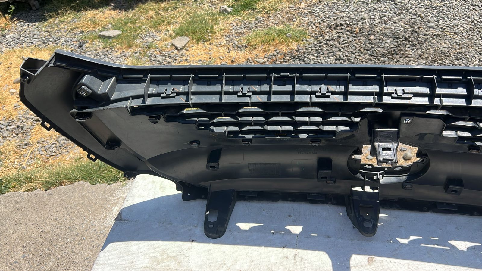 MASCARA TOYOTA COROLLA CROSS (22-23) - Imagen 6