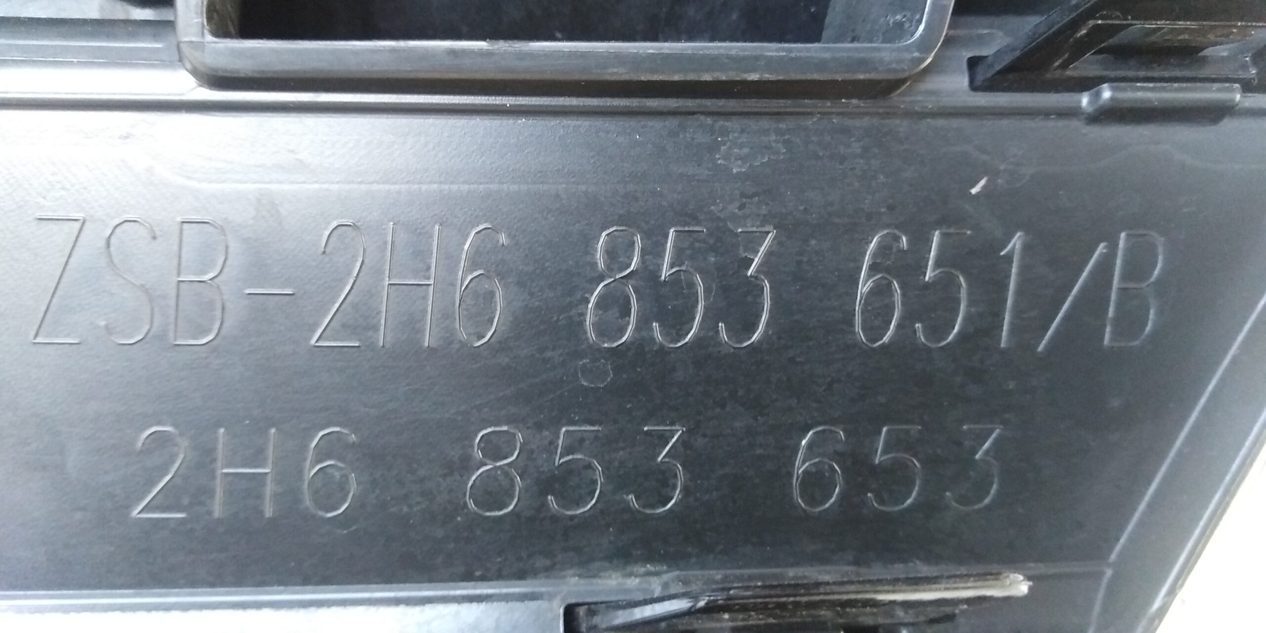 MASCARA VOLKSWAGEN AMAROK (10-22) - Imagen 5