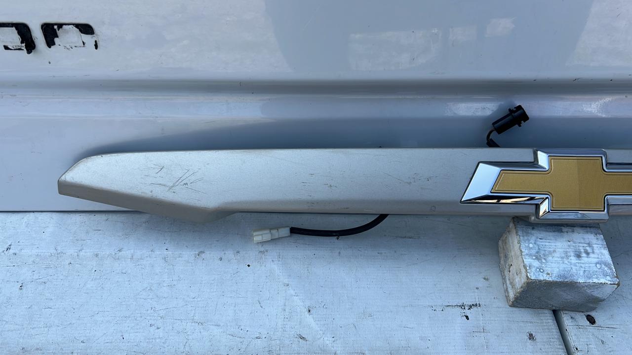 MOLDURA MALETA CHEVROLET SAIL (16-19) - Imagen 2