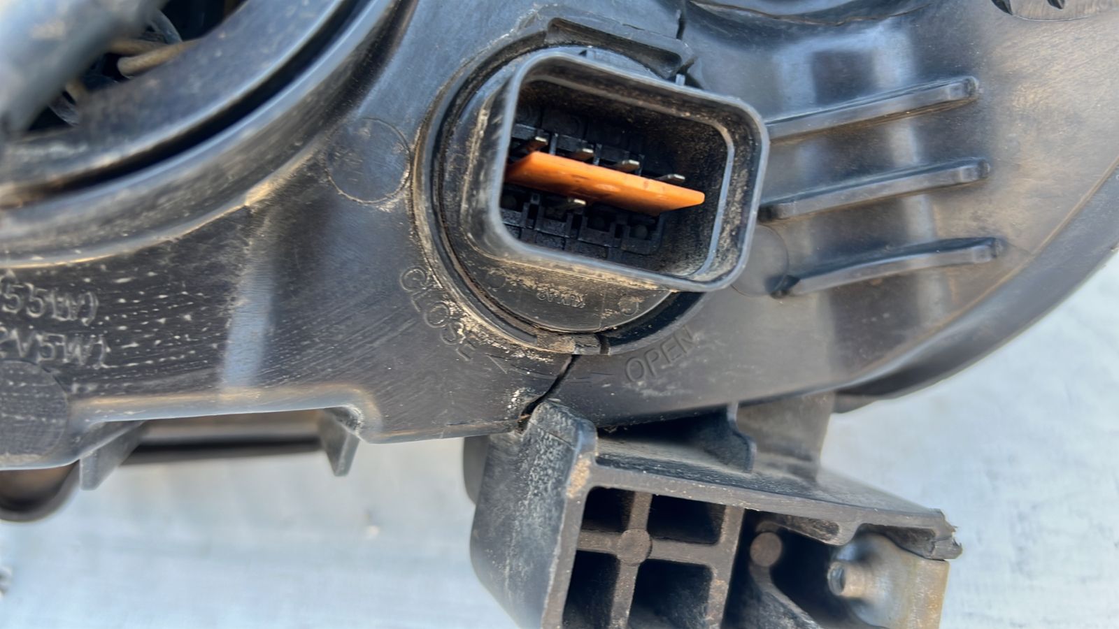 OPTICO DERECHO CHEVROLET SONIC (12-14) - Imagen 5