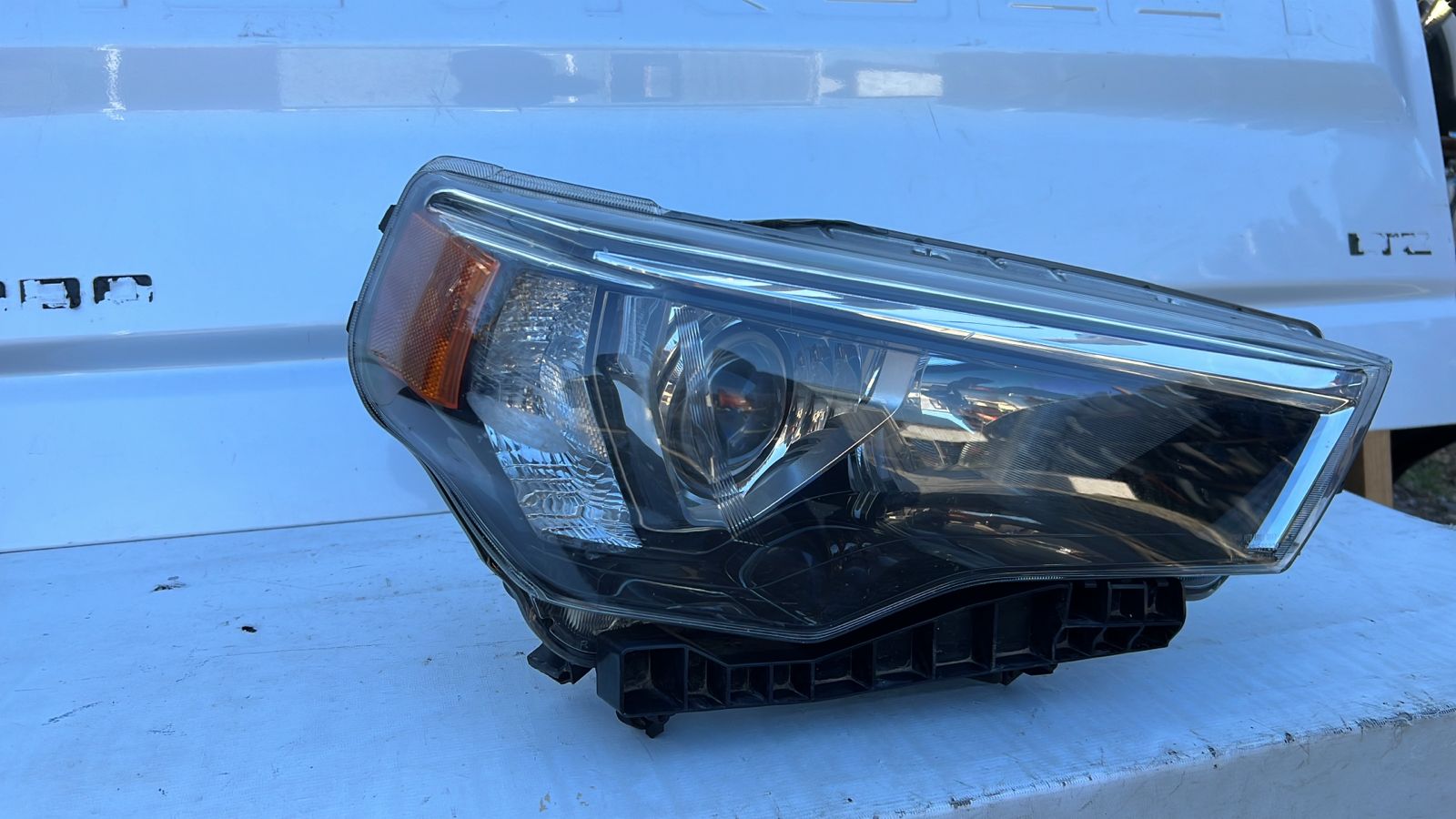 OPTICO DERECHO TOYOTA 4RUNNER (14-17)