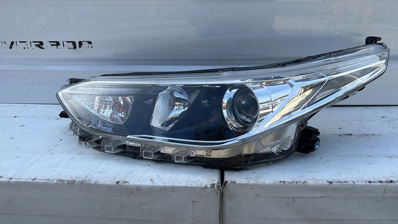 OPTICO IZQUIERDO TOYOTA YARIS SEDAN YARIS SPORT (21-22)