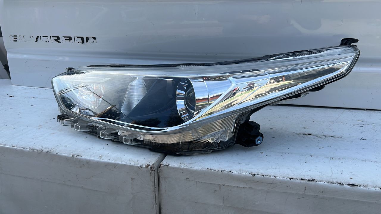 OPTICO IZQUIERDO TOYOTA YARIS SEDAN YARIS SPORT (21-22) - Imagen 3