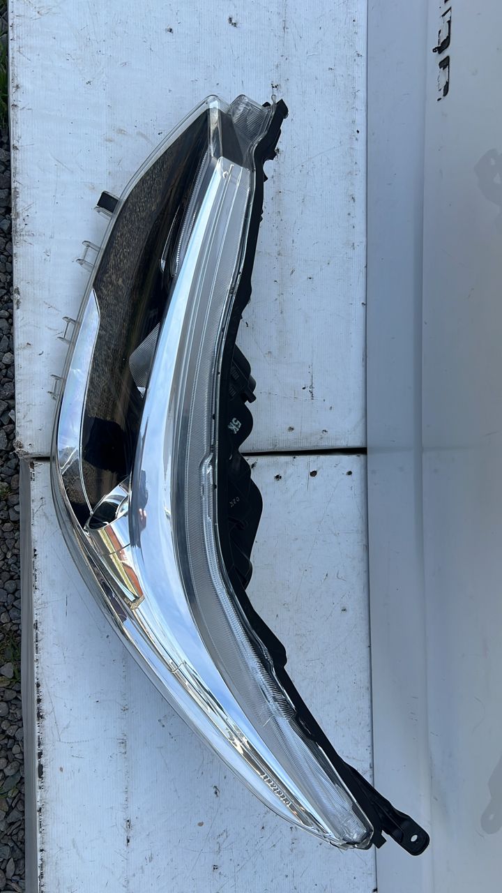 OPTICO IZQUIERDO TOYOTA YARIS SEDAN YARIS SPORT (21-22) - Imagen 4