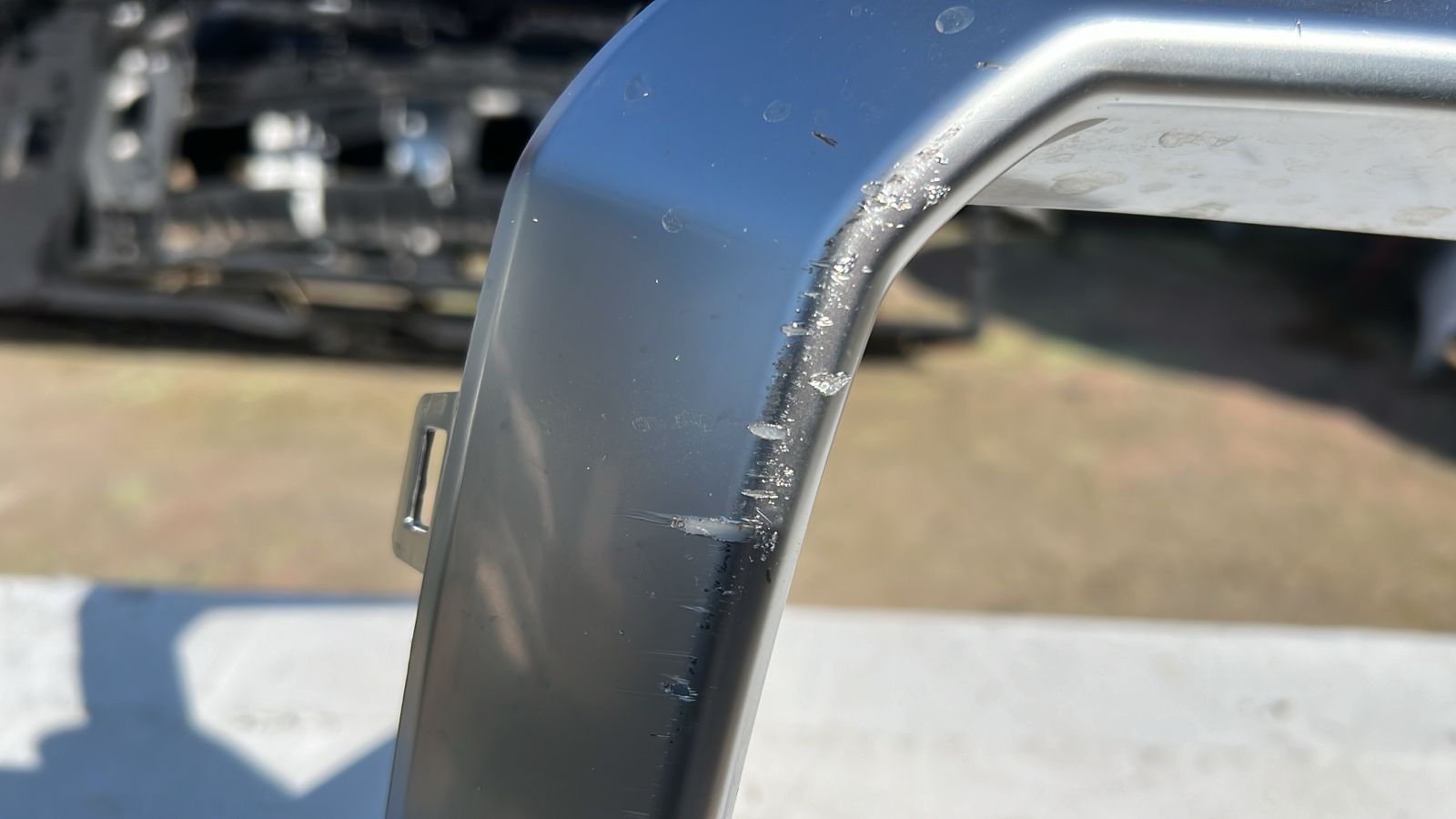 MOLDURA DERECHA PARACHOQUE DELANTERO CHEVROLET CAPTIVA (19-23) - Imagen 2