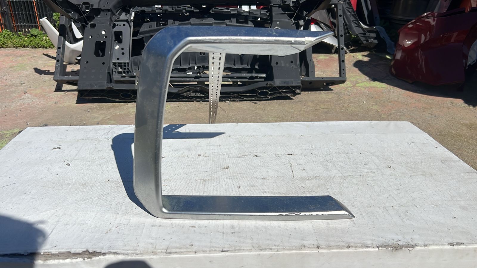 MOLDURA DERECHA PARACHOQUE DELANTERO CHEVROLET CAPTIVA (19-23)