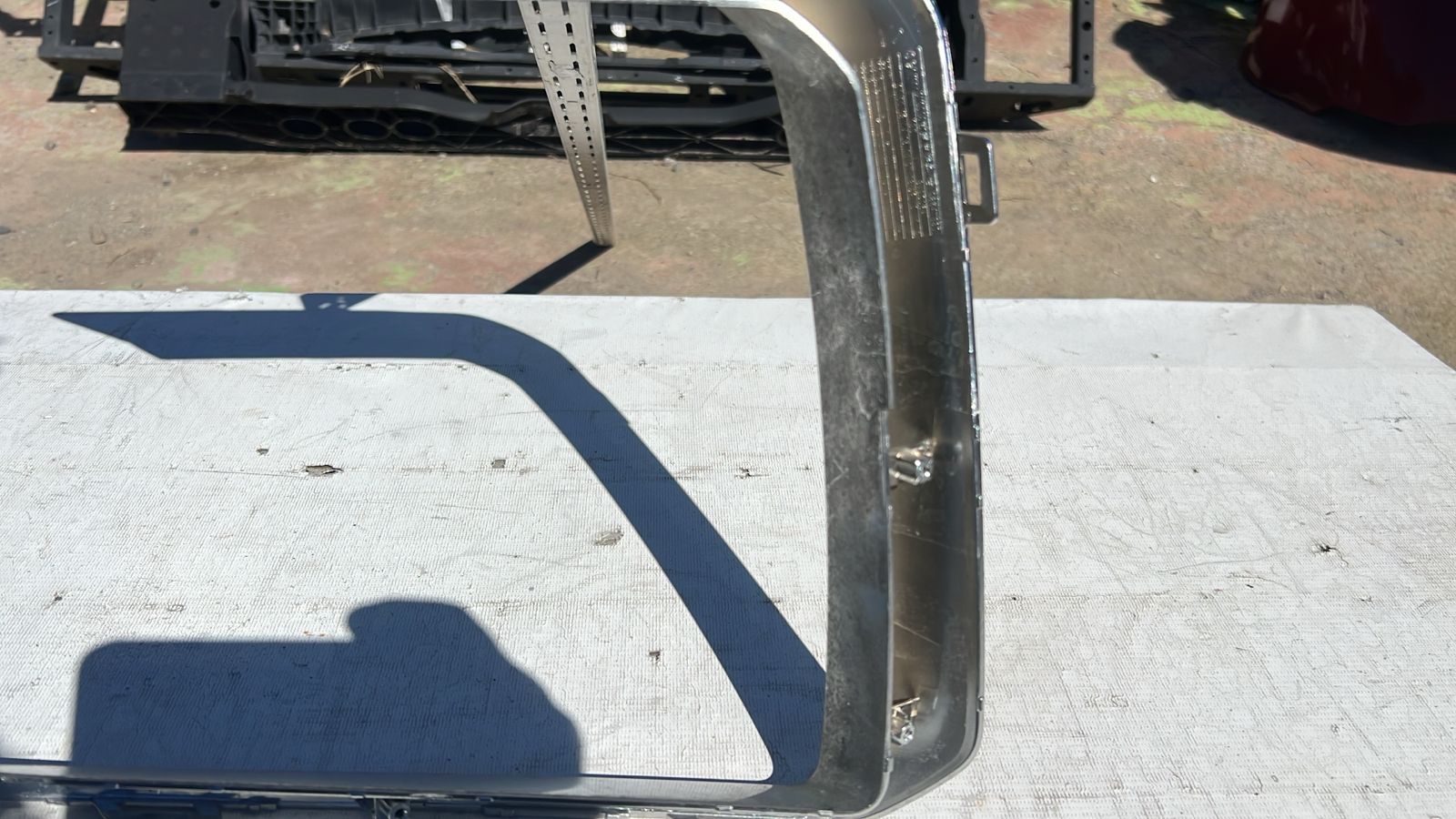 MOLDURA DERECHA PARACHOQUE DELANTERO CHEVROLET CAPTIVA (19-23) - Imagen 4