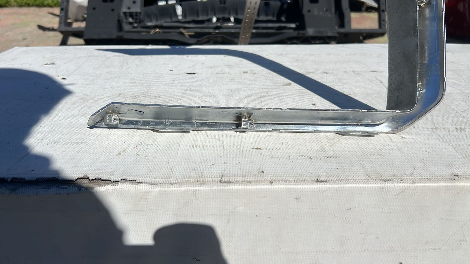 MOLDURA DERECHA PARACHOQUE DELANTERO CHEVROLET CAPTIVA (19-23) - Imagen 5