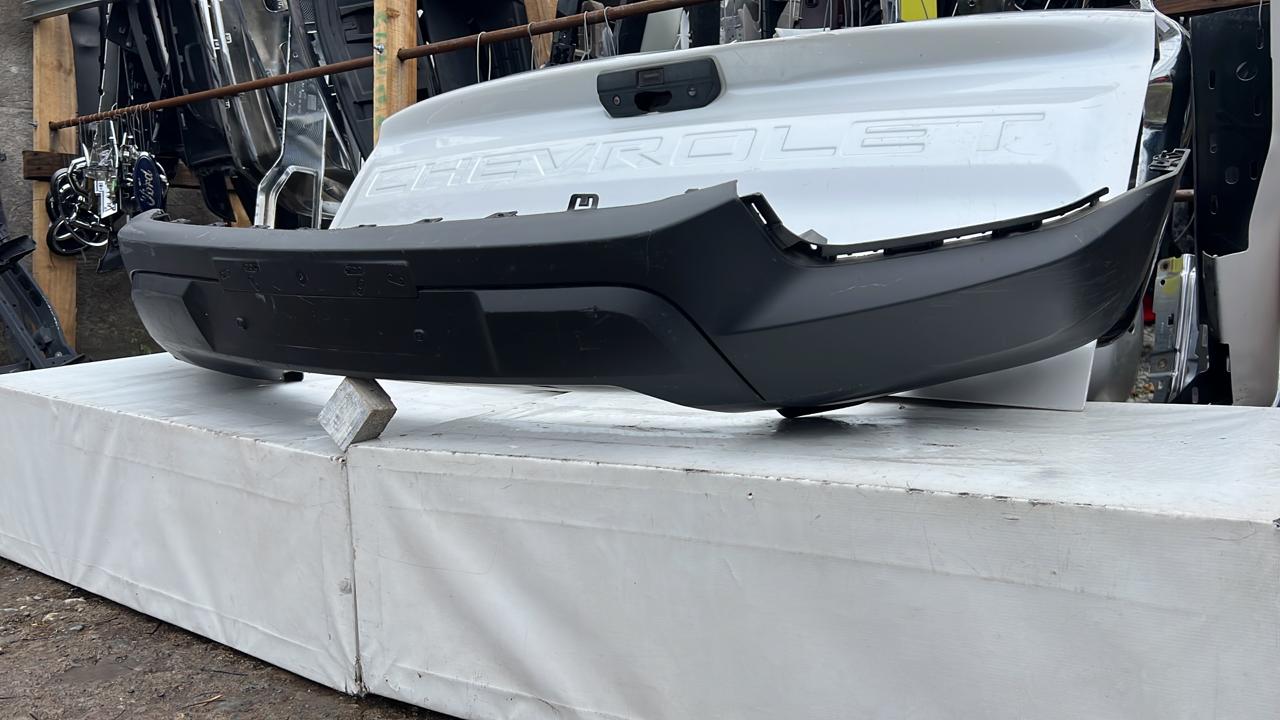 PARACHOQUE DELANTERO CHEVROLET COLORADO (22-23) - Imagen 3