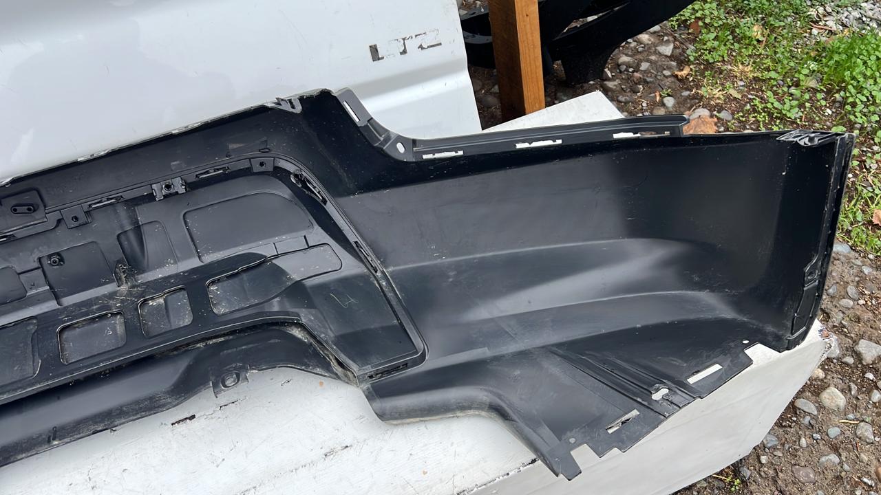 PARACHOQUE DELANTERO CHEVROLET COLORADO (22-23) - Imagen 9