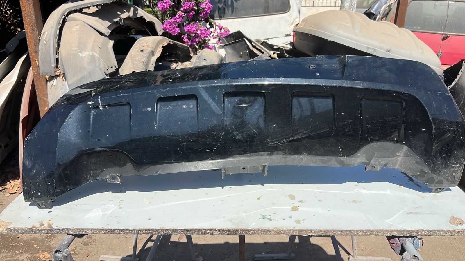 MOLDURA PARACHOQUE DELANTERO CHEVROLET COLORADO (21-23) - Imagen 2