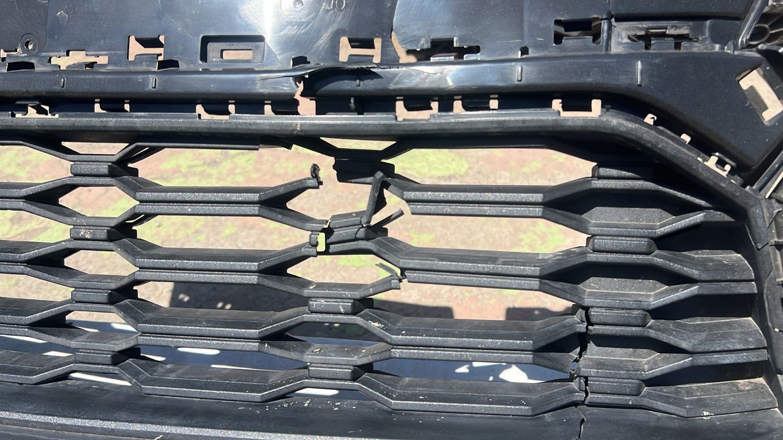 PARACHOQUE DELANTERO CHEVROLET COLORADO (22-23) - Imagen 4