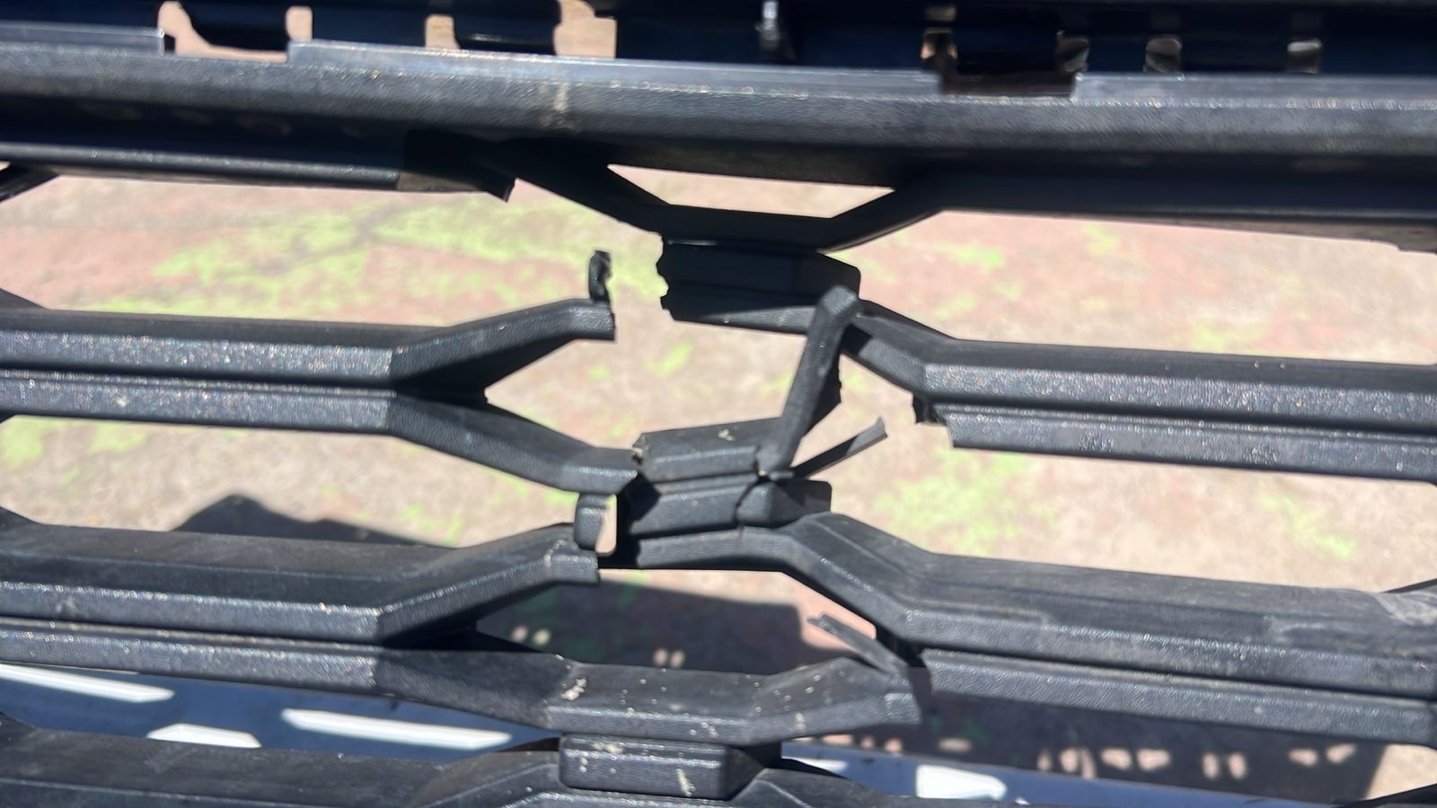 PARACHOQUE DELANTERO CHEVROLET COLORADO (22-23) - Imagen 6