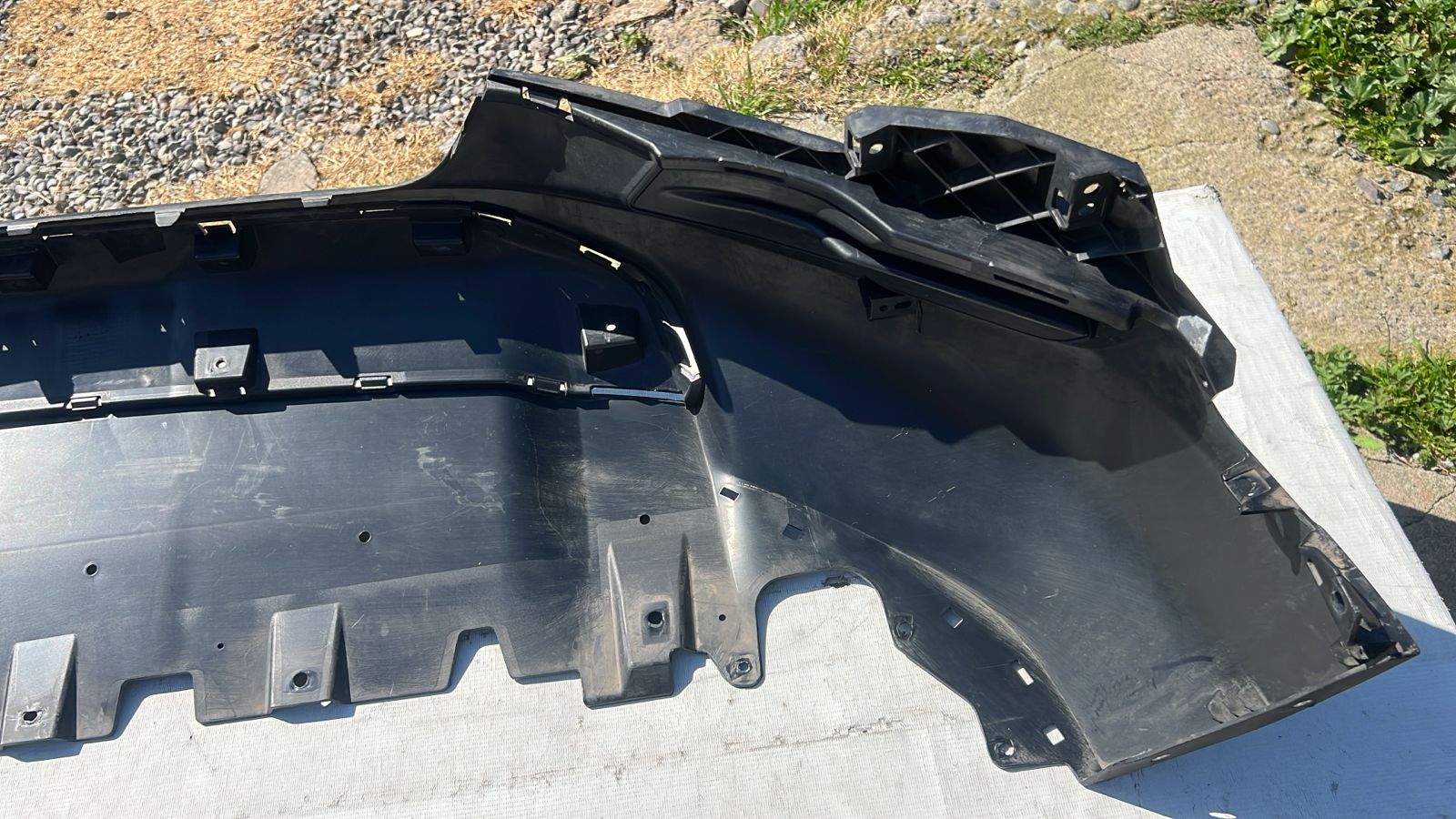 SPOILER PARACHOQUE DELANTERO CHEVROLET MONTANA (23-25) - Imagen 7