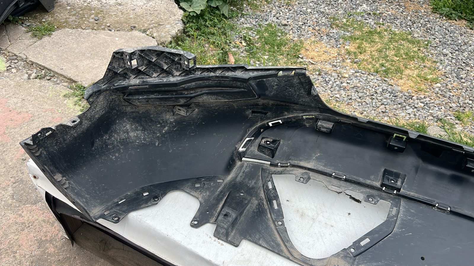 SPOILER PARACHOQUE DELANTERO CHEVROLET MONTANA (23-25) - Imagen 5