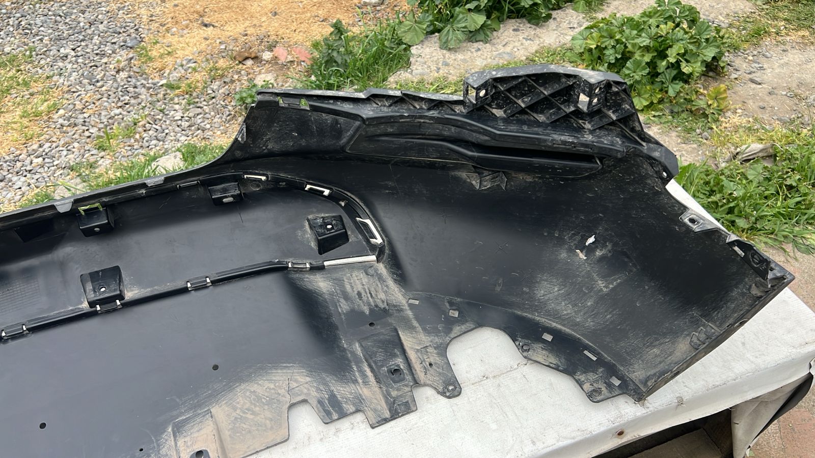 SPOILER PARACHOQUE DELANTERO CHEVROLET MONTANA (23-25) - Imagen 6