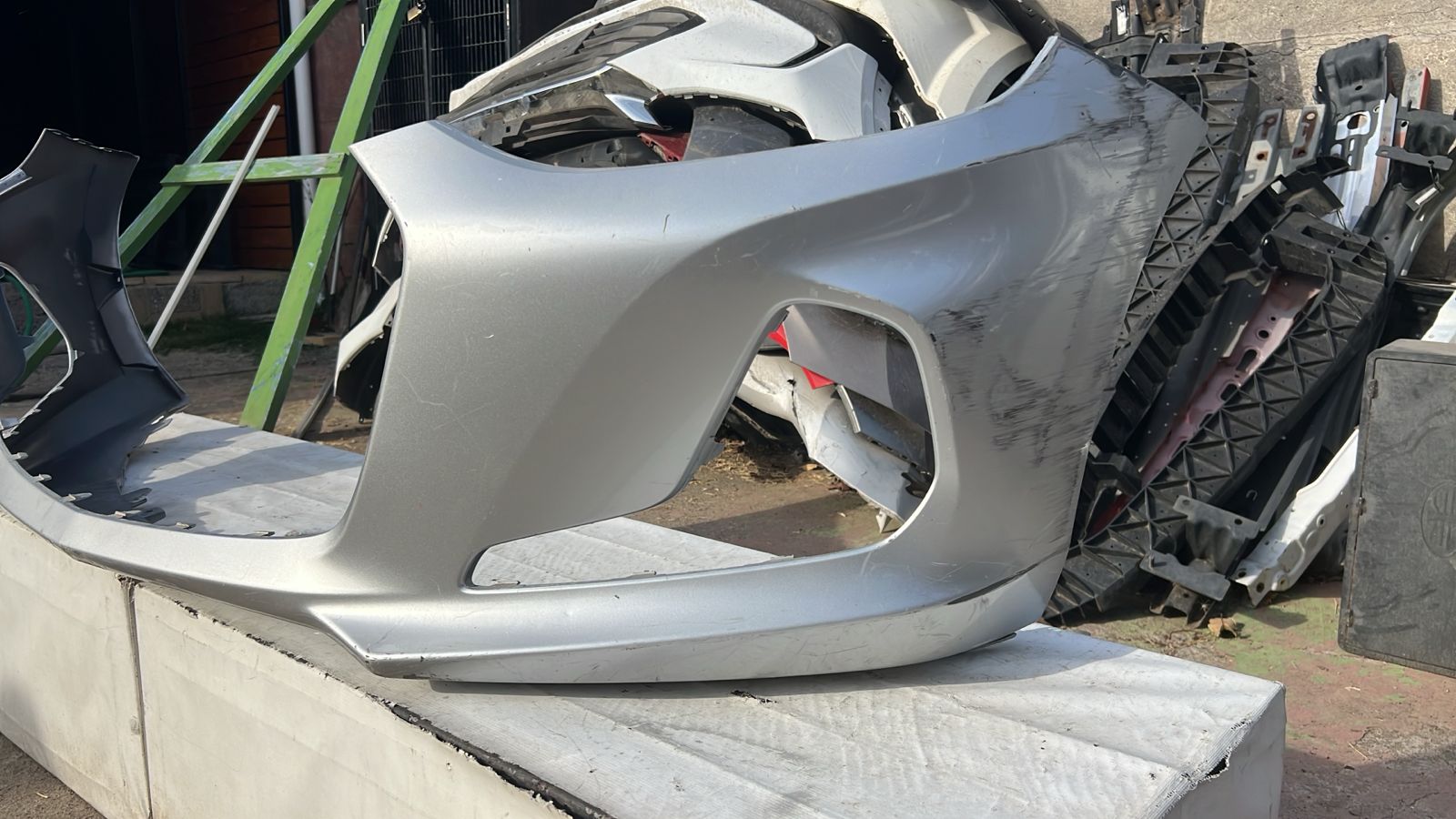 PARACHOQUE DELANTERO CHEVROLET ONIX RS (20-22) - Imagen 3