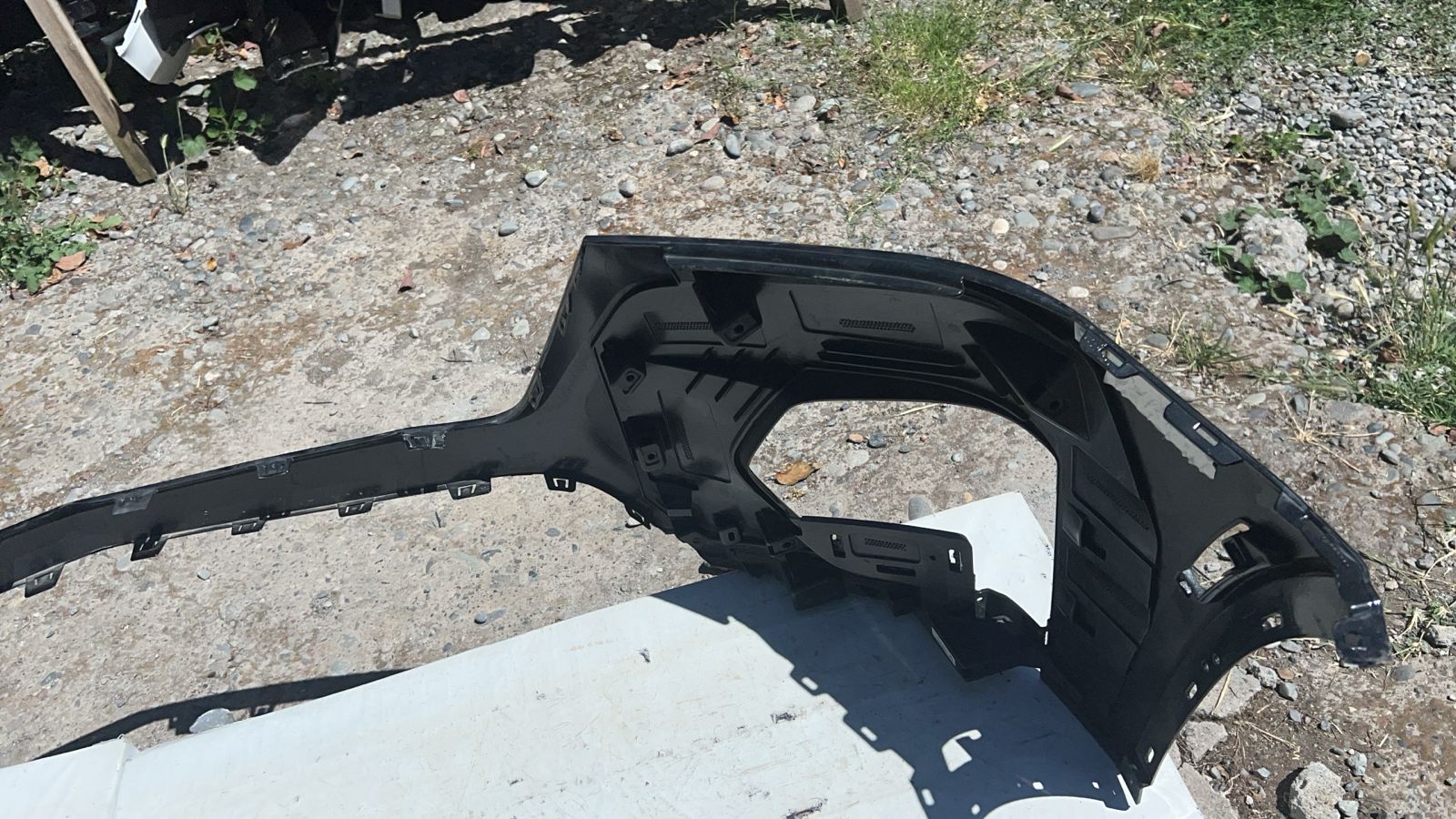 PARACHOQUE DELANTERO CHEVROLET TRAVERSE (22-24) - Imagen 6