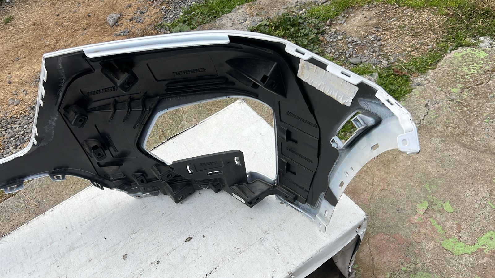 PARACHOQUE DELANTERO CHEVROLET TRAVERSE (22-24) - Imagen 5