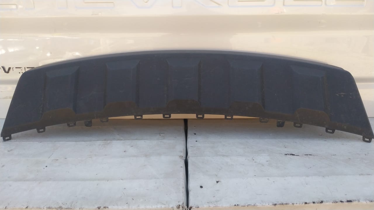 MOLDURA PARACHOQUE DELANTERO JAC T8 (20-23)