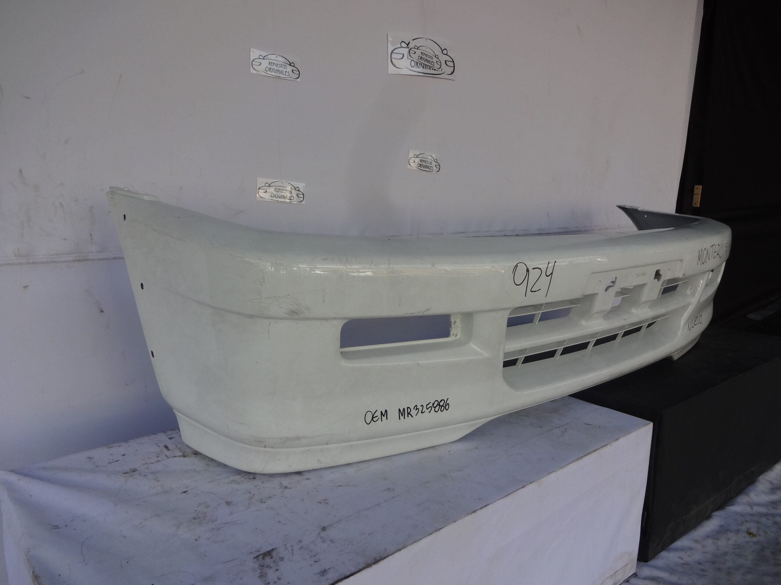 PARACHOQUE DELANTERO MITSUBISHI MONTERO (97-99) - Imagen 2