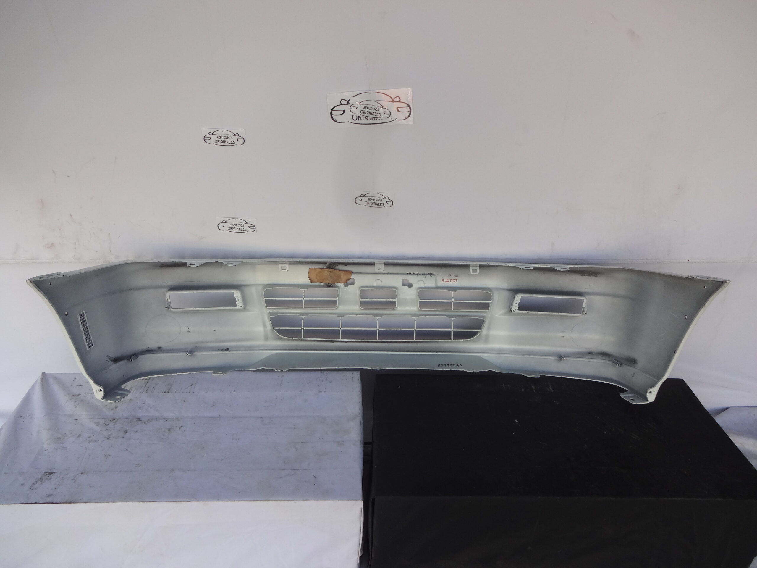 PARACHOQUE DELANTERO MITSUBISHI MONTERO (97-99) - Imagen 4