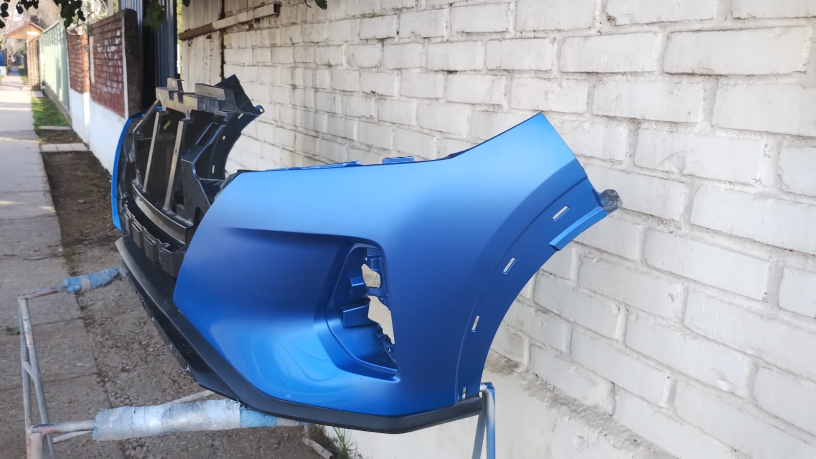 PARACHOQUE DELANTERO NISSAN KICKS (21-22) - Imagen 3