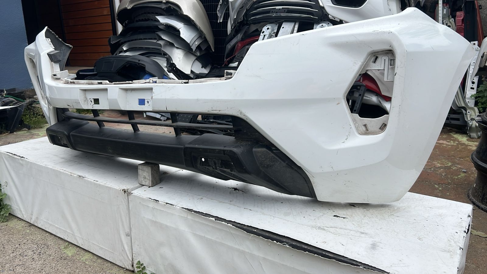 PARACHOQUE DELANTERO NISSAN NAVARA (21-23) - Imagen 3