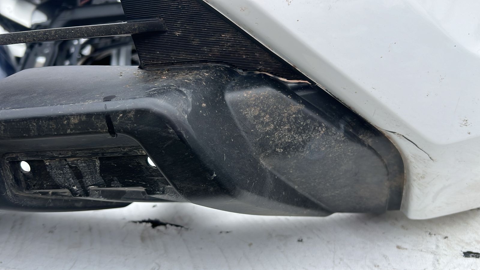 PARACHOQUE DELANTERO NISSAN NAVARA (21-23) - Imagen 4