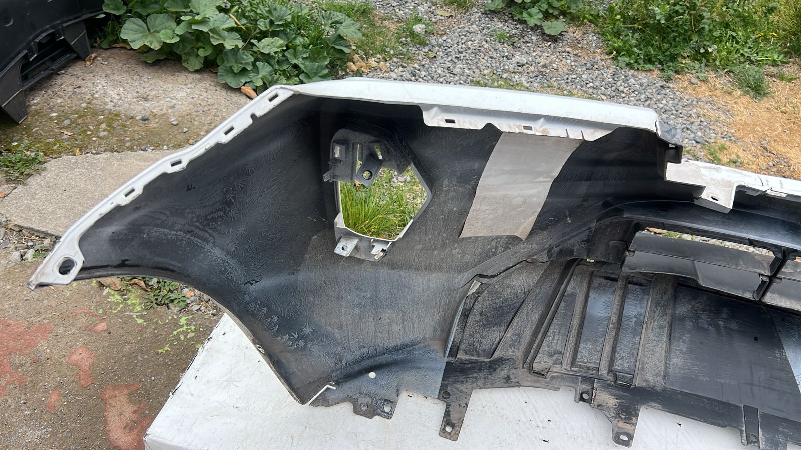 PARACHOQUE DELANTERO NISSAN NAVARA (21-23) - Imagen 7