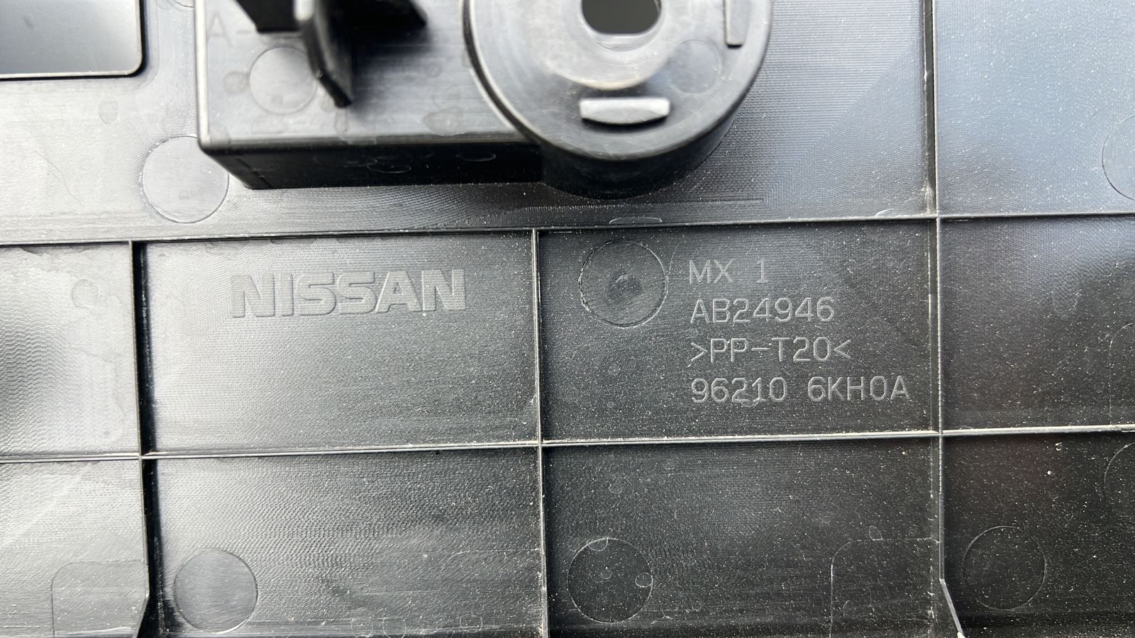 PARACHOQUE DELANTERO NISSAN NP300 (15-20) - Imagen 4