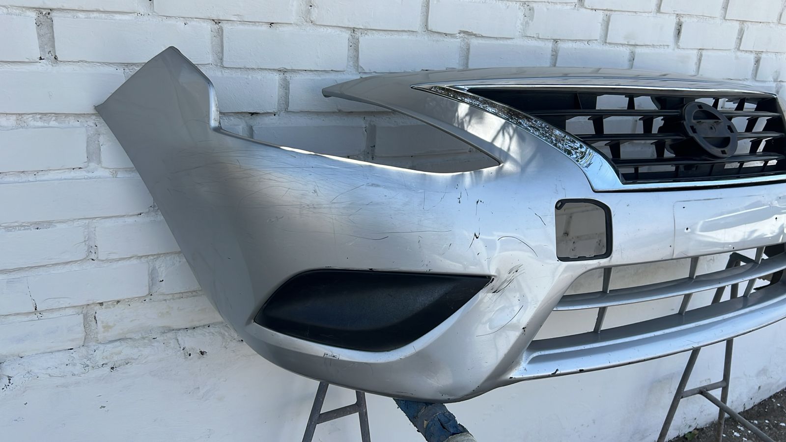 PARACHOQUE DELANTERO NISSAN VERSA (15-18) - Imagen 2