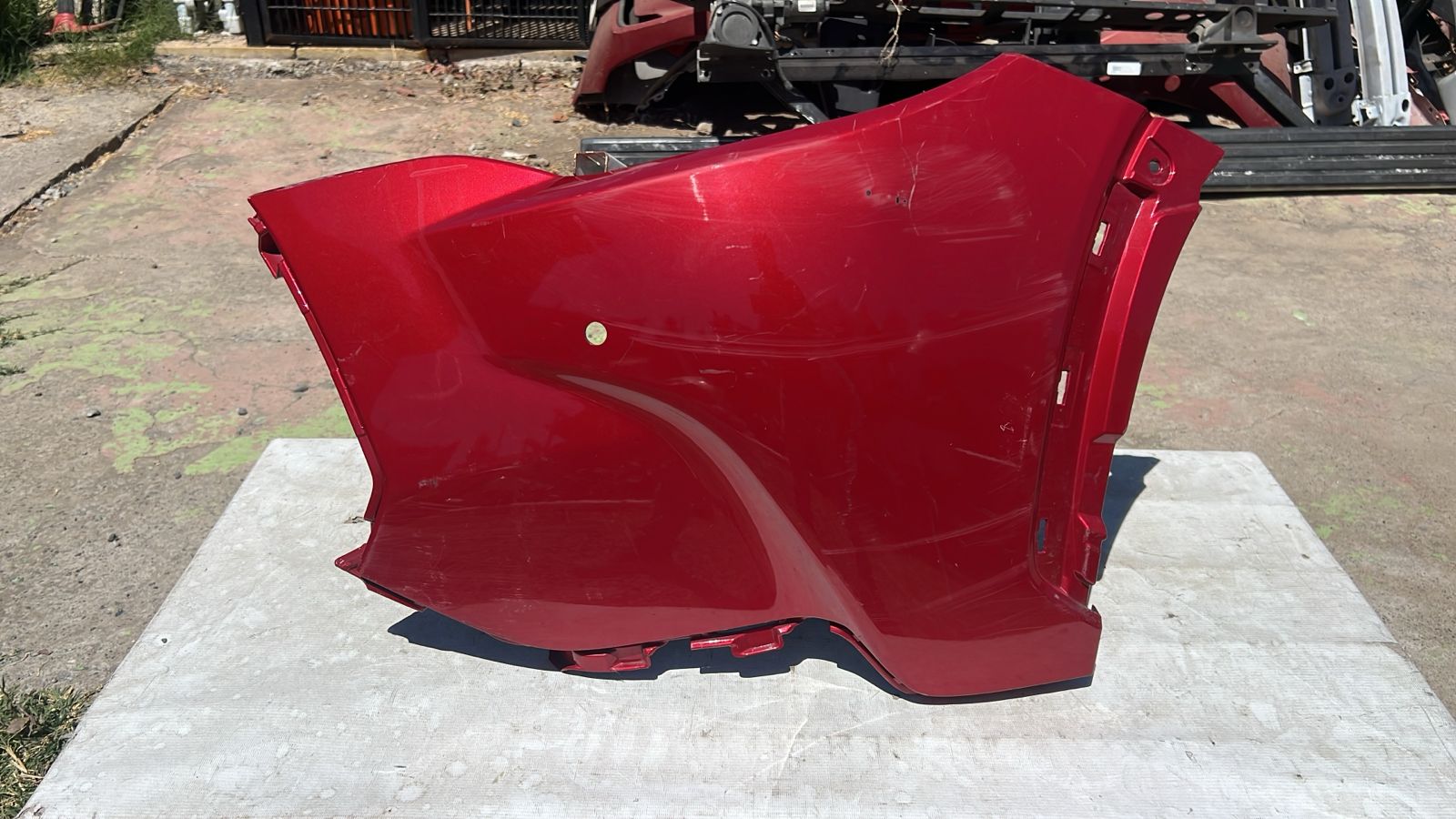 CORNER IZQUIERDO PARACHOQUE DELANTERO TOYOTA COROLLA CROSS (20-23)