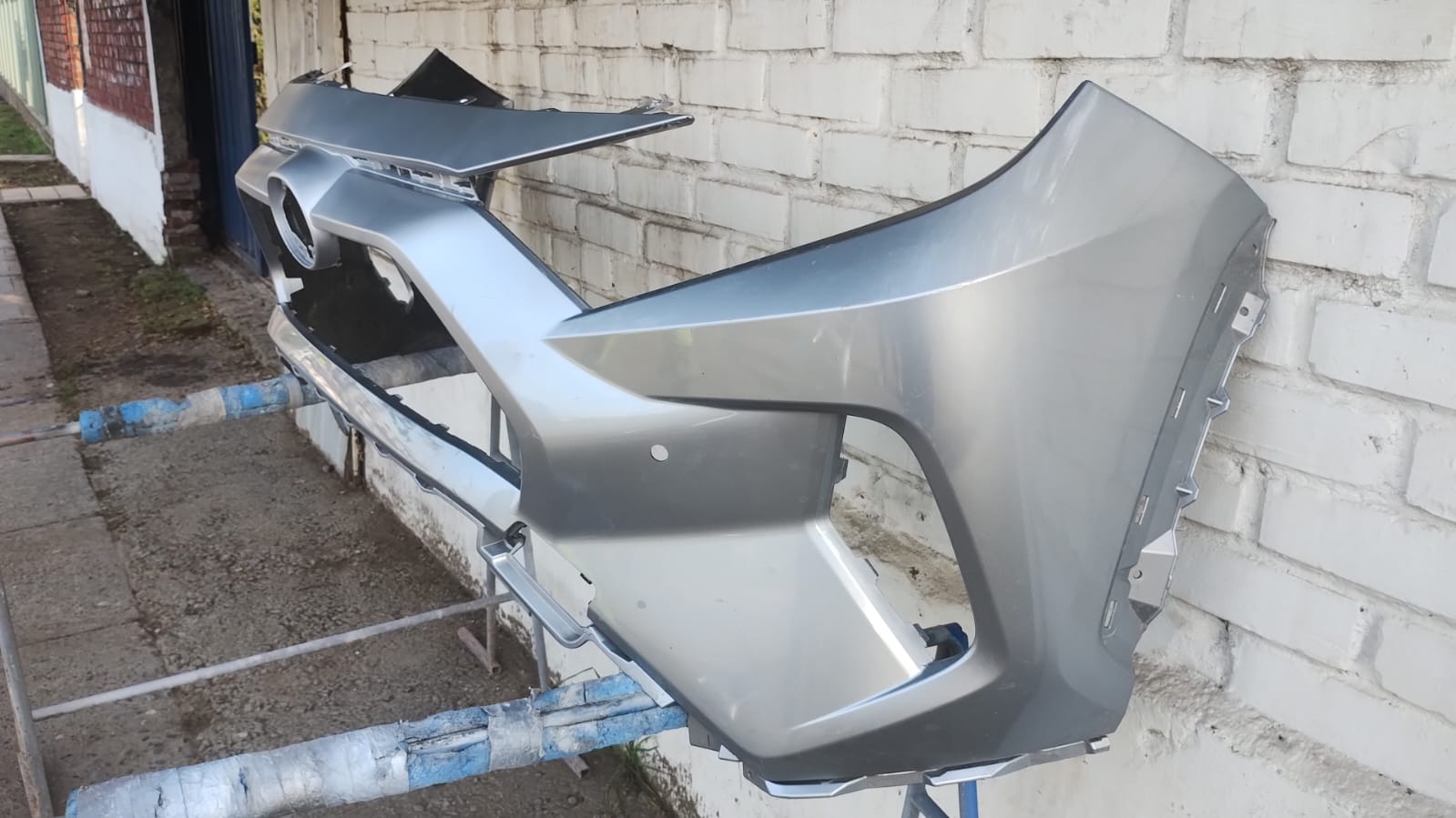 PARACHOQUE DELANTERO TOYOTA RAV4 (19-22) - Imagen 3