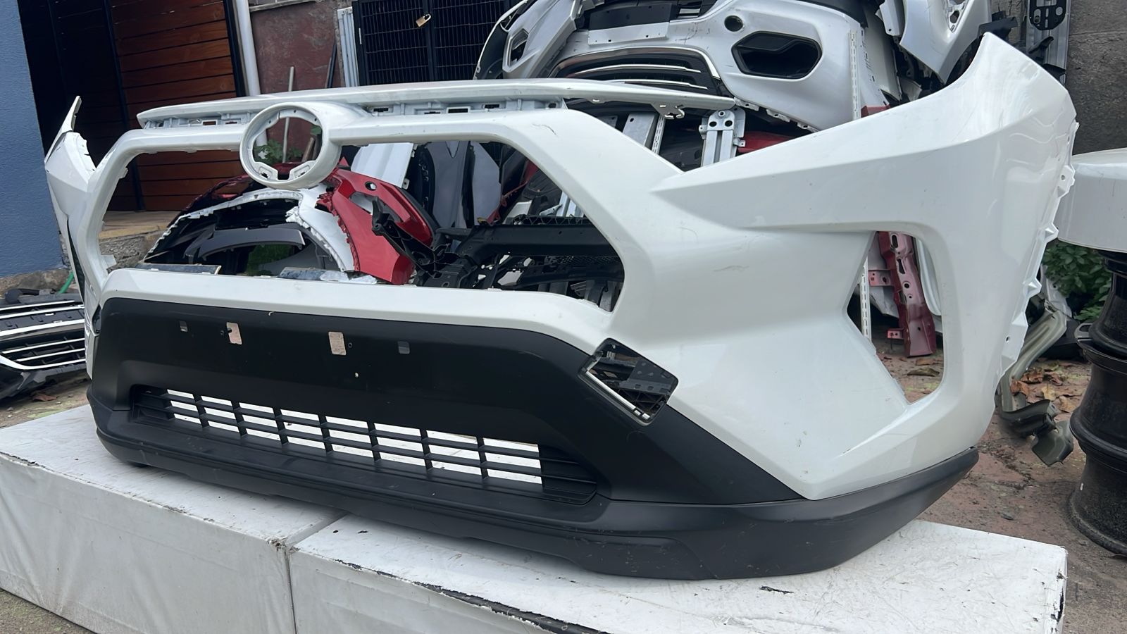 PARACHOQUE DELANTERO TOYOTA RAV4 (19-22) - Imagen 2