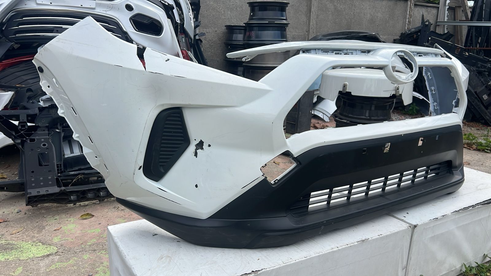 PARACHOQUE DELANTERO TOYOTA RAV4 (19-22) - Imagen 3