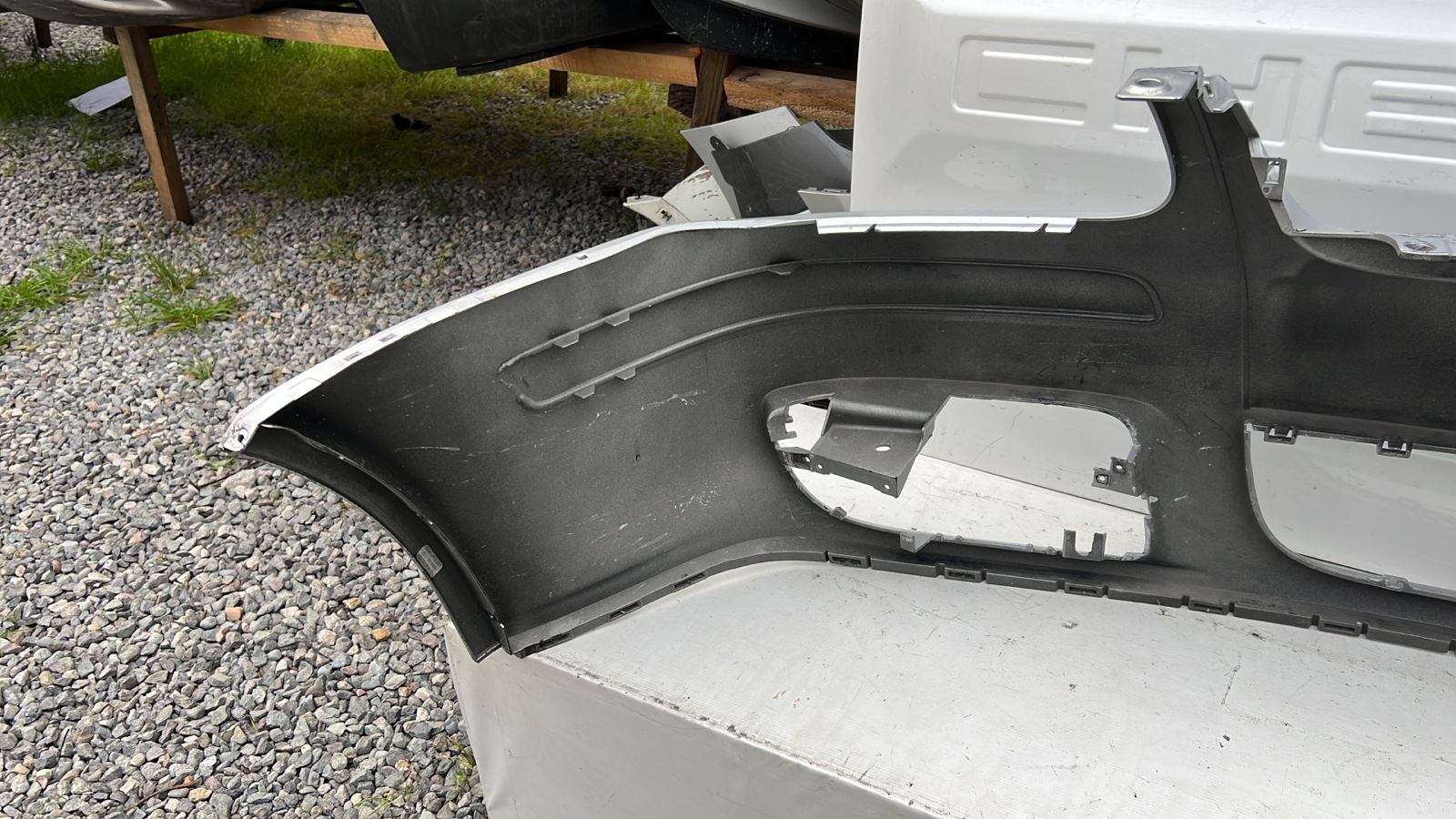 PARACHOQUE DELANTERO VOLKSWAGEN BORA (08-14) - Imagen 4