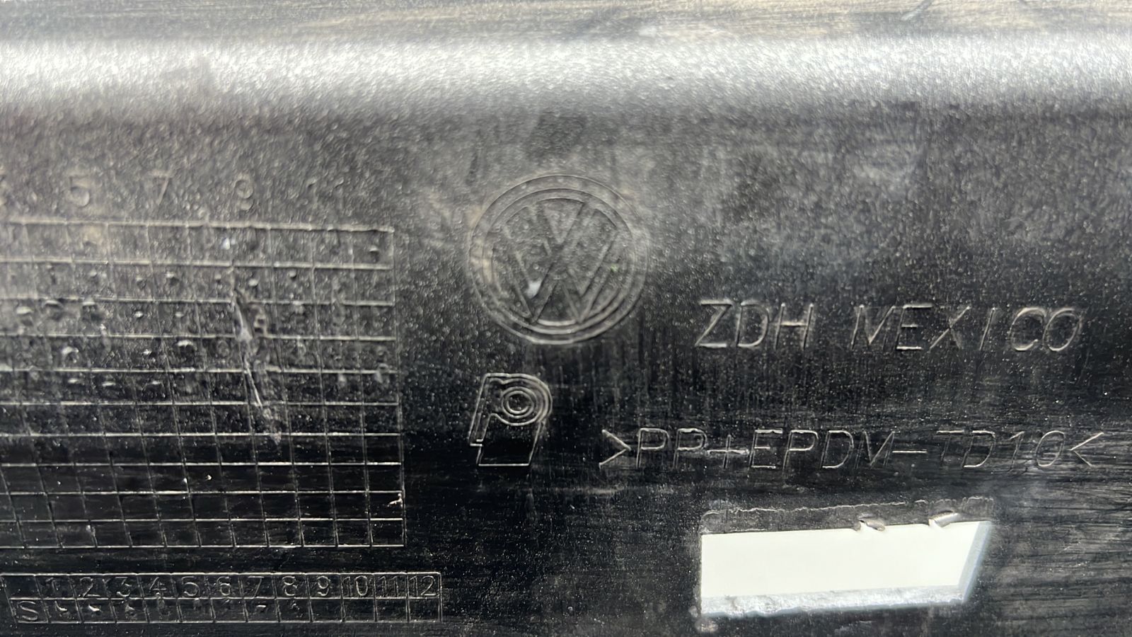 PARACHOQUE DELANTERO VOLKSWAGEN BORA (08-14) - Imagen 8