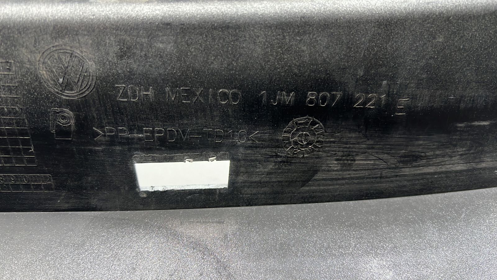 PARACHOQUE DELANTERO VOLKSWAGEN BORA (08-14) - Imagen 9