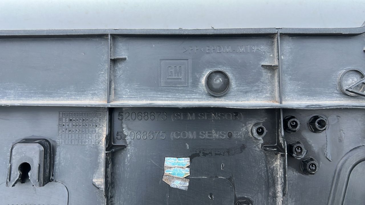 MOLDURA PARACHOQUE TRASERO CHEVROLET COLORADO (18-21) - Imagen 4