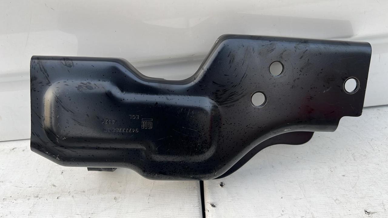 SOPORTE DERECHO PARACHOQUE TRASERO CHEVROLET COLORADO (18-23) - Imagen 2