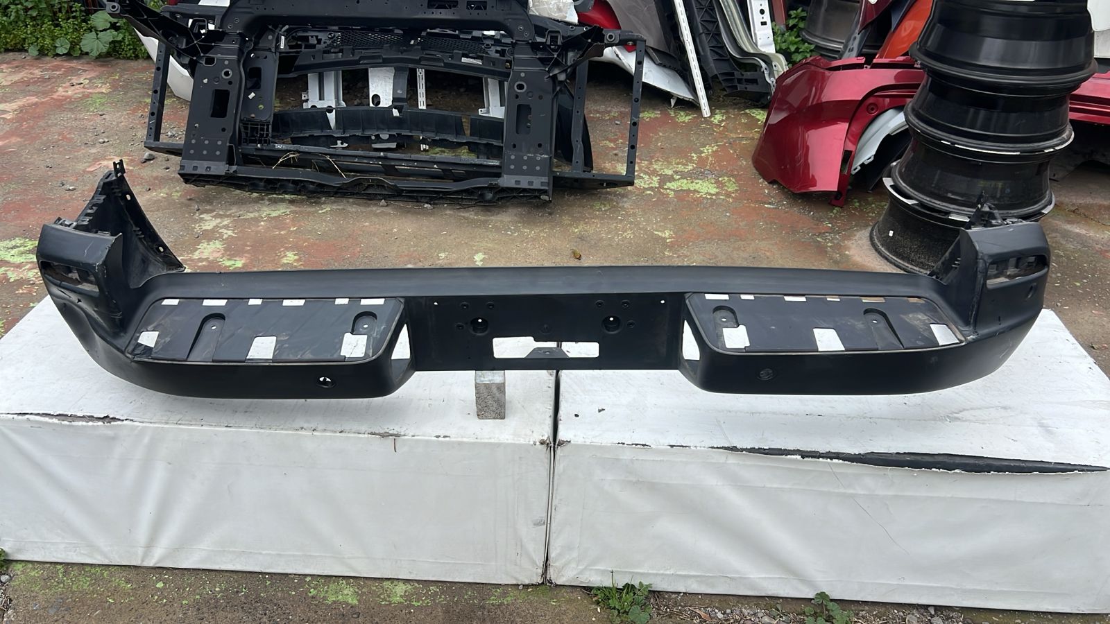 PARACHOQUE TRASERO CHEVROLET MONTANA (23-25) - Imagen 2