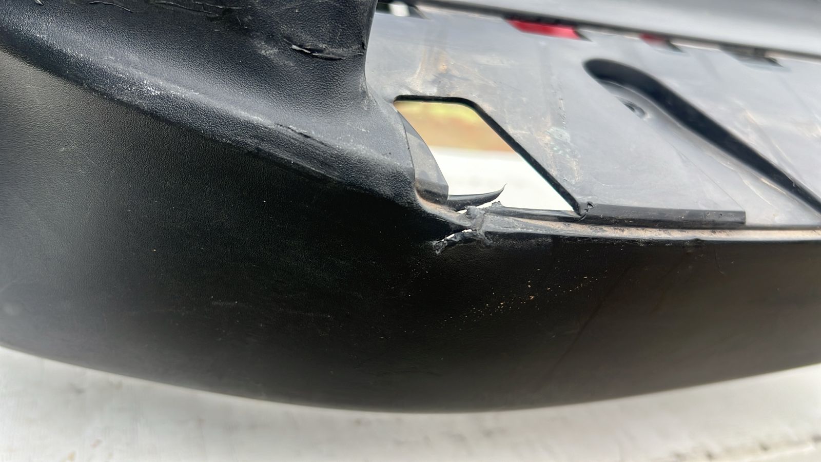 PARACHOQUE TRASERO CHEVROLET MONTANA (23-25) - Imagen 5