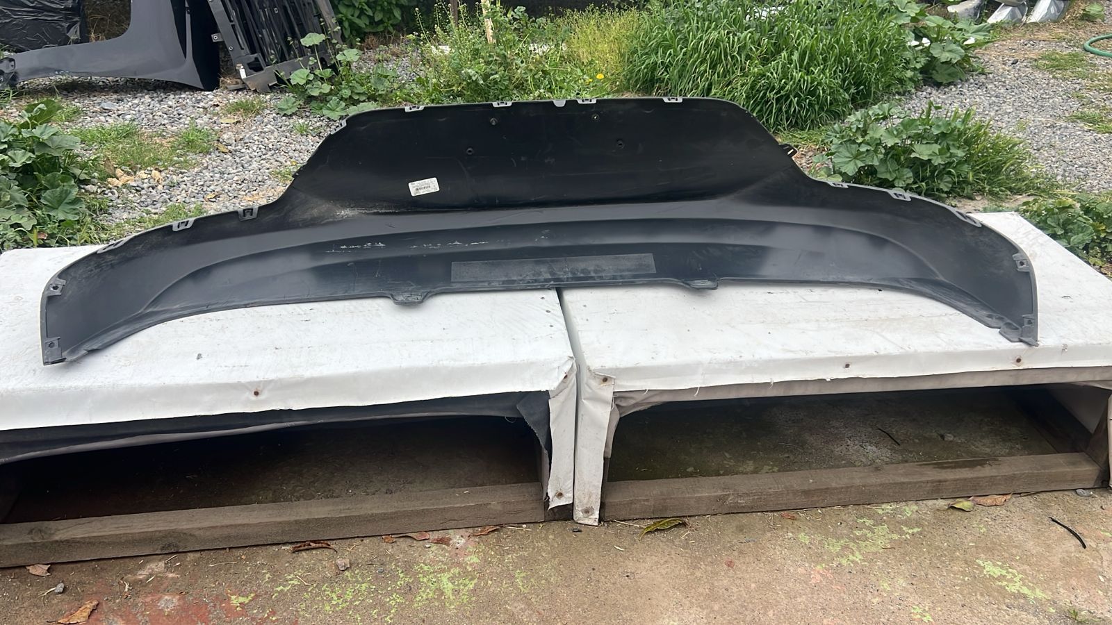 SPOILER PARACHOQUE TRASERO CHEVROLET ONIX SEDAN (20-23) - Imagen 4